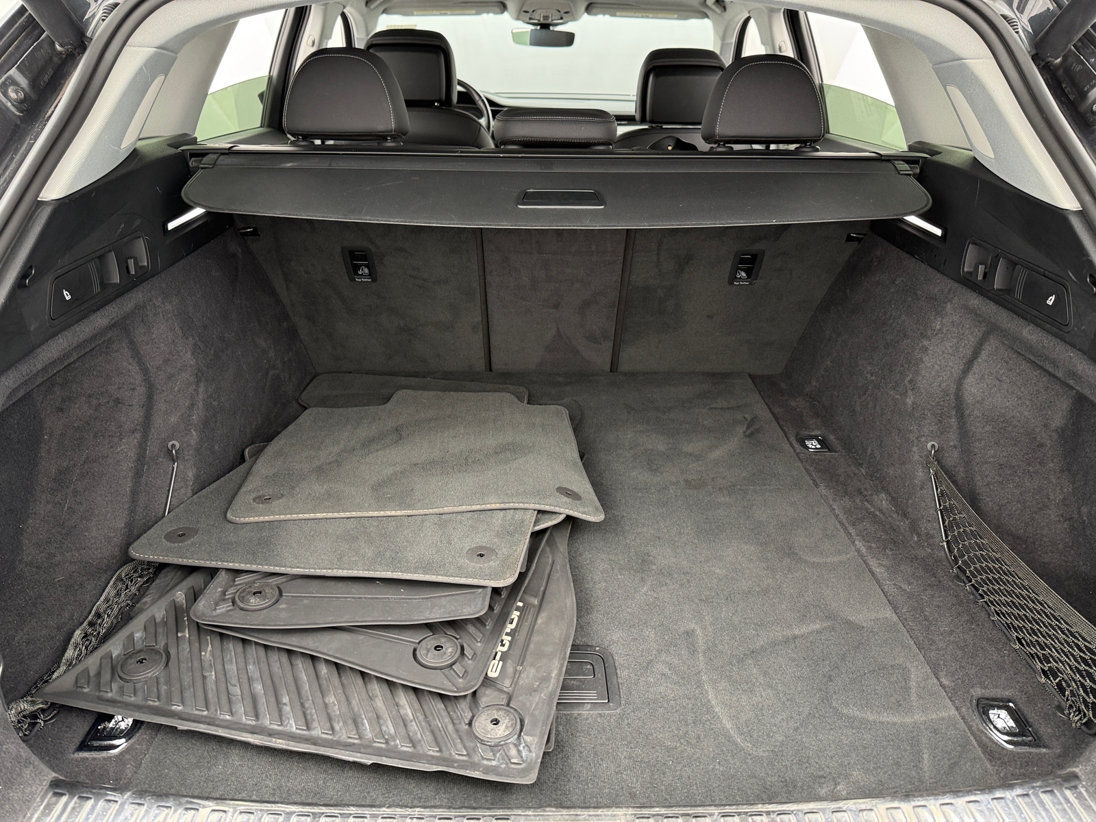 Thumbnail: 2021 Audi e-tron - 6