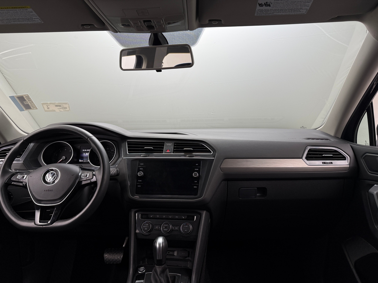 Thumbnail: 2020 Volkswagen Tiguan - 2