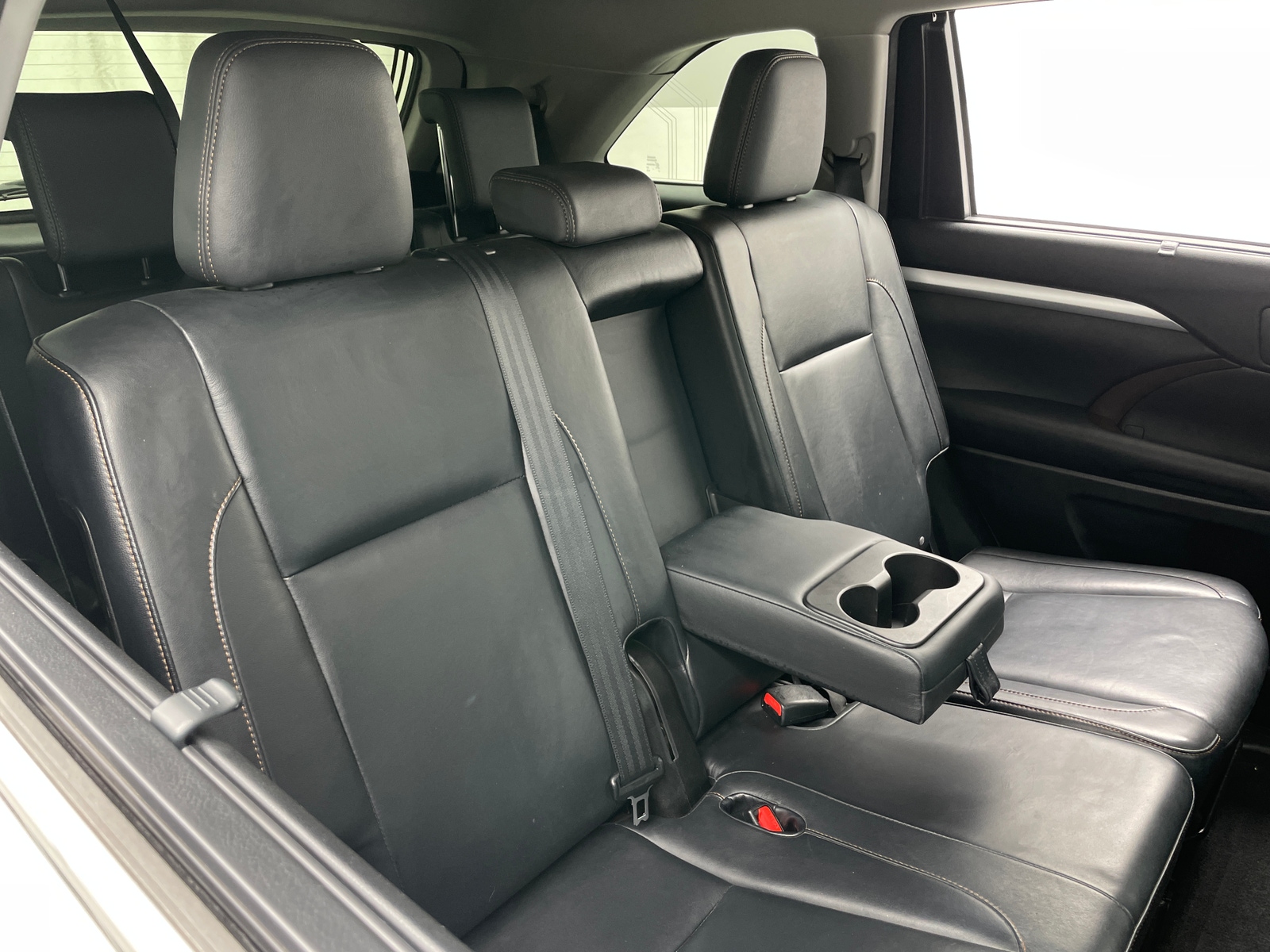 Thumbnail: 2016 Toyota Highlander - 5