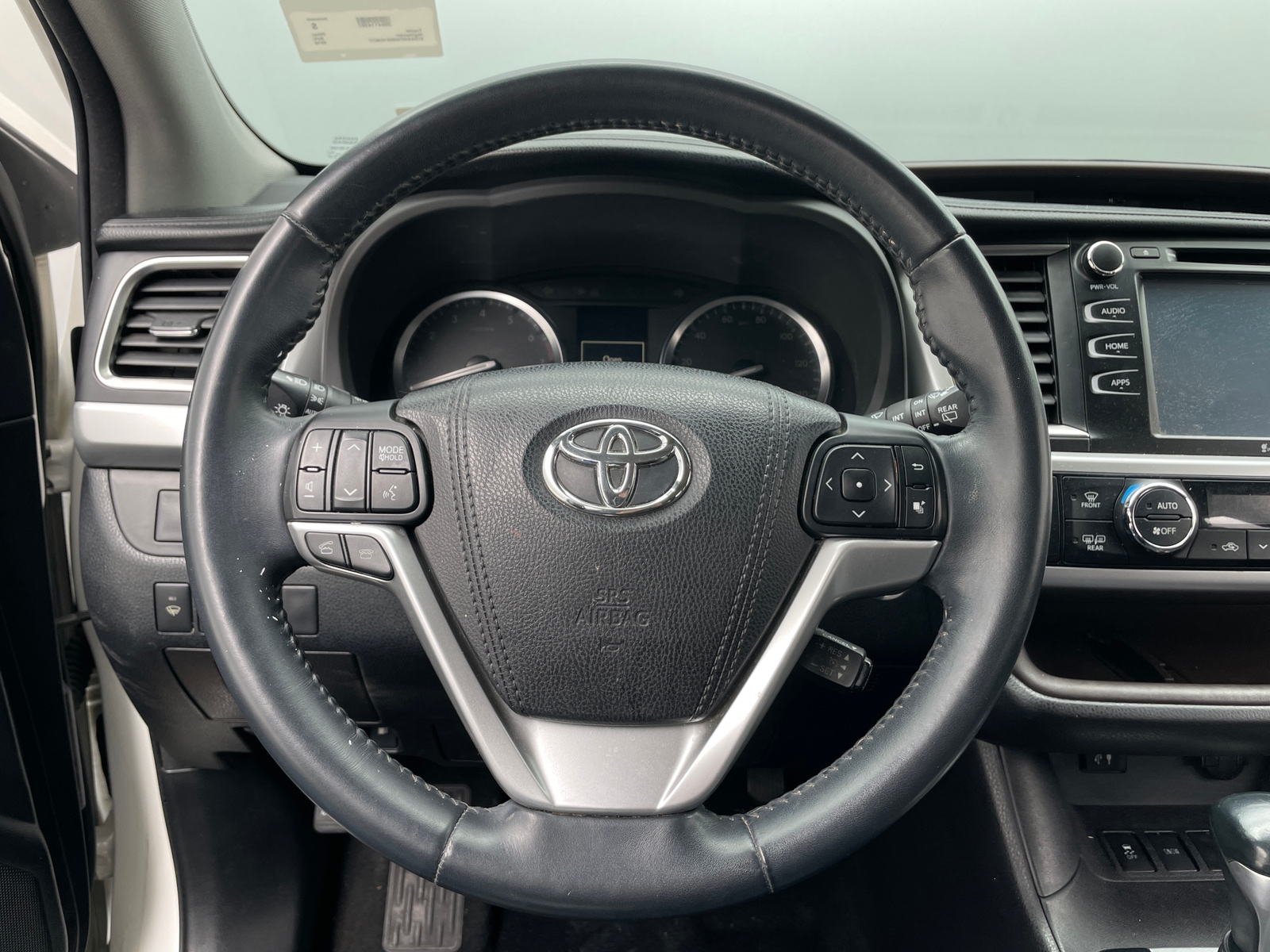 Thumbnail: 2016 Toyota Highlander - 4
