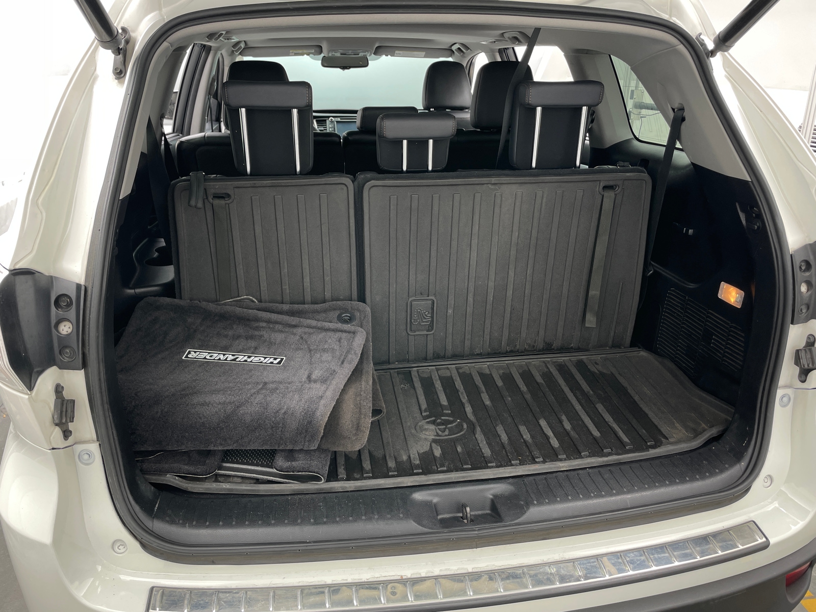 Thumbnail: 2016 Toyota Highlander - 6