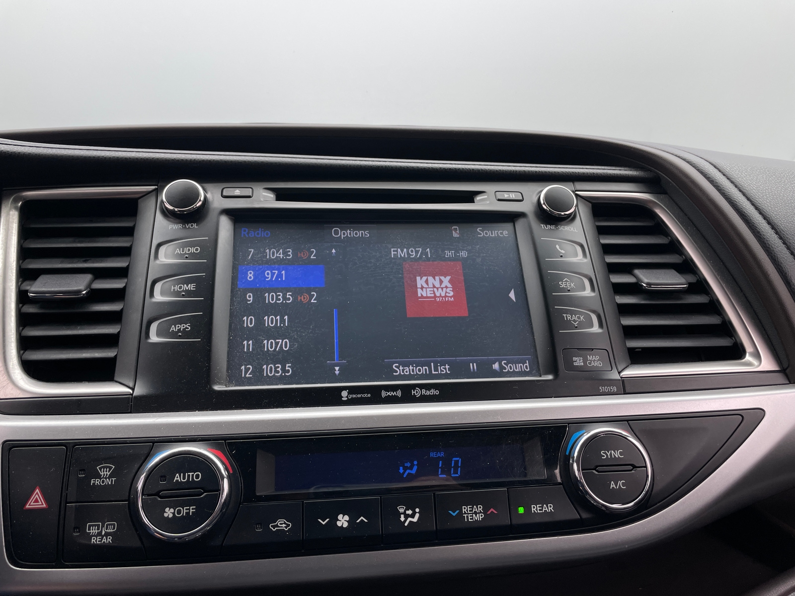 Thumbnail: 2016 Toyota Highlander - 3