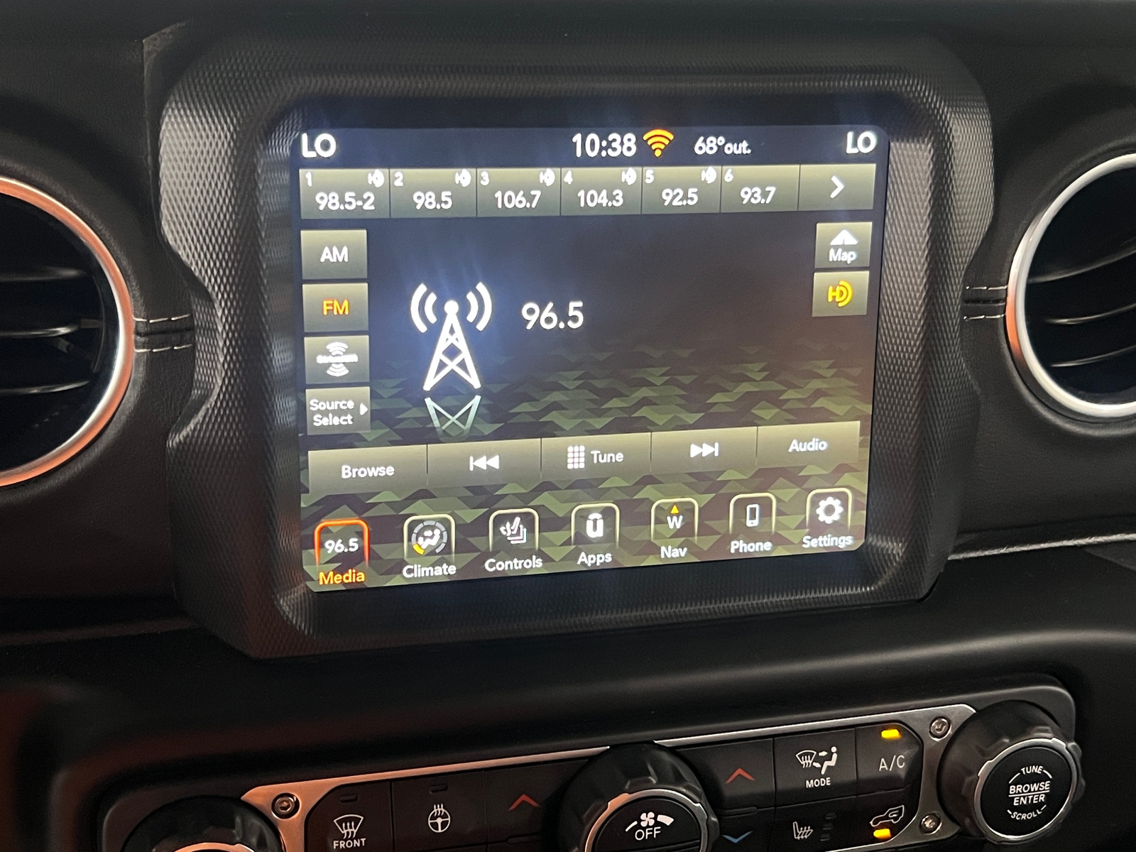 Thumbnail: 2021 Jeep Wrangler - 3