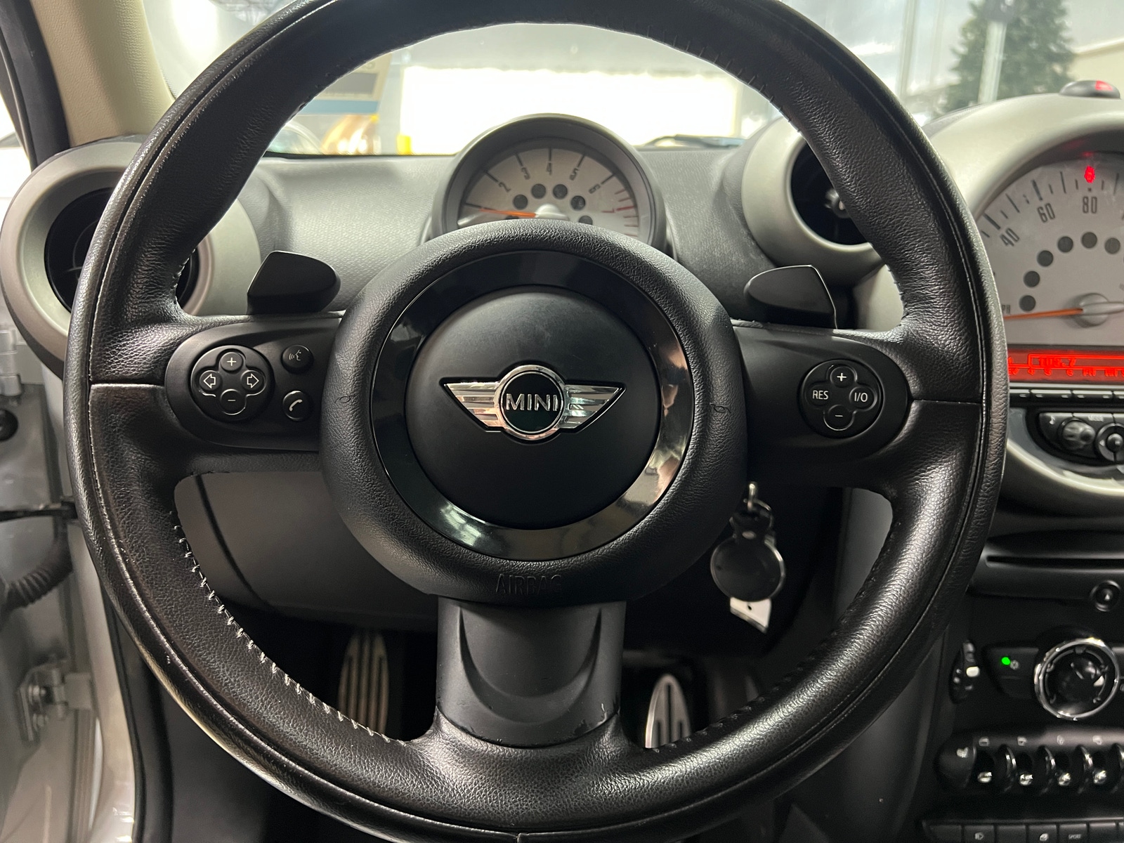 Thumbnail: 2011 MINI Cooper Countryman - 4