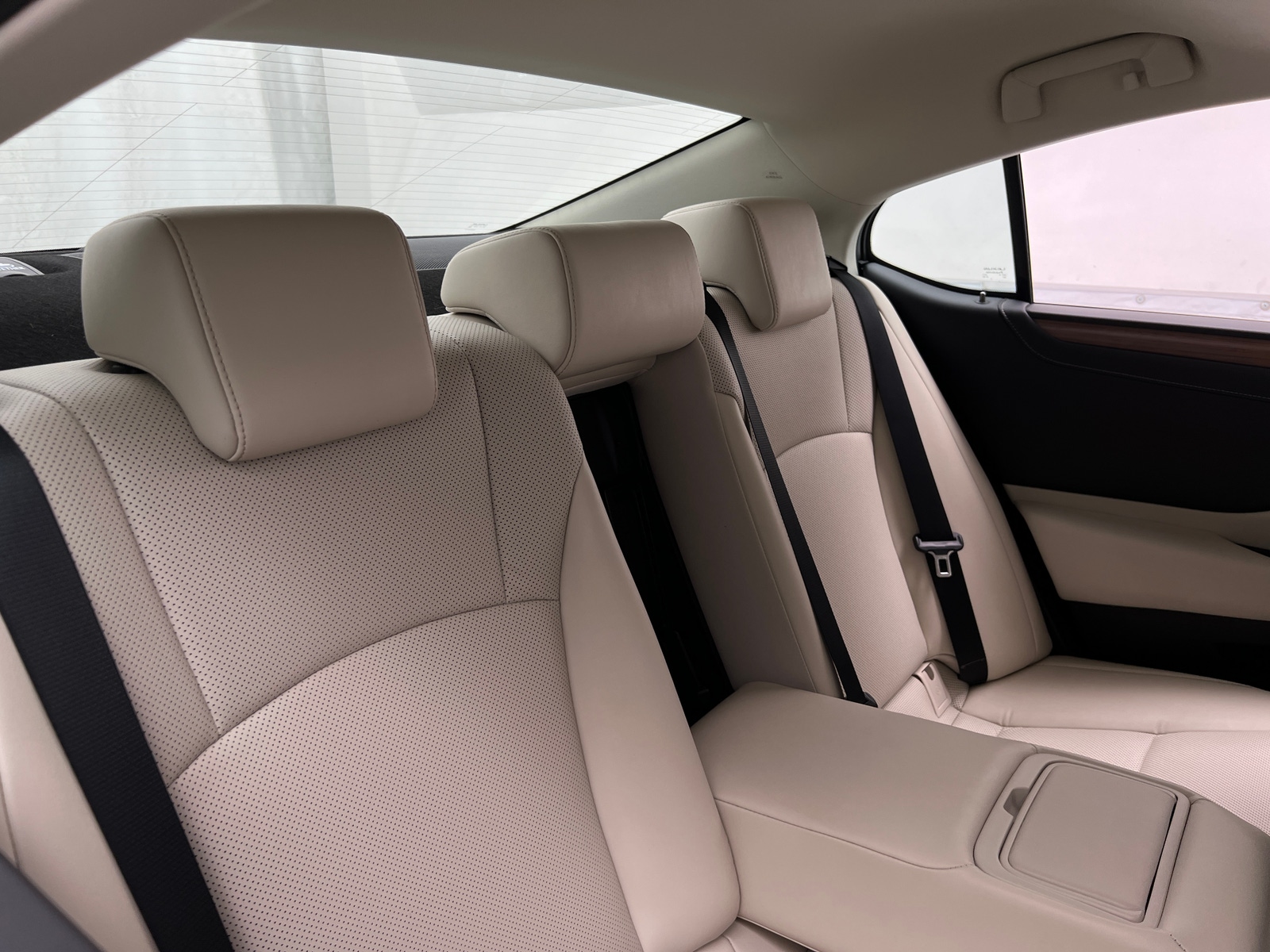 Thumbnail: 2023 Lexus ES - 5