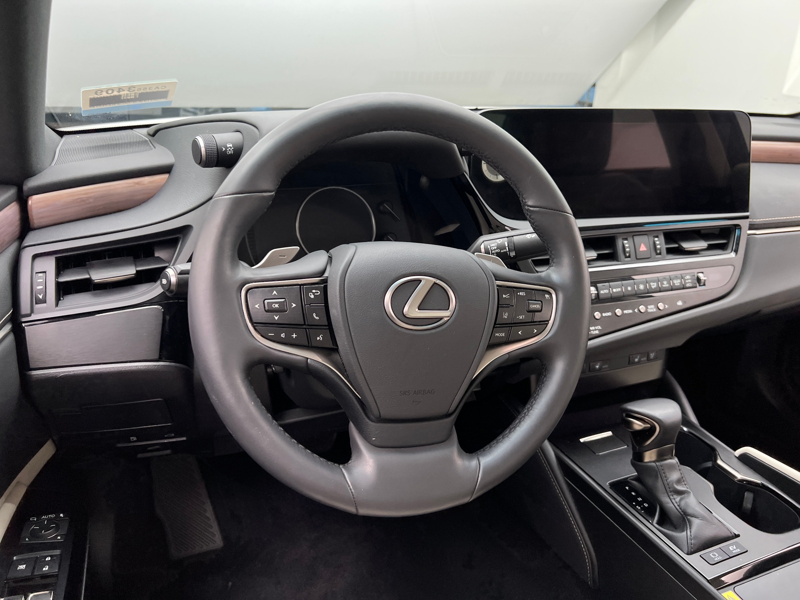 Thumbnail: 2023 Lexus ES - 4
