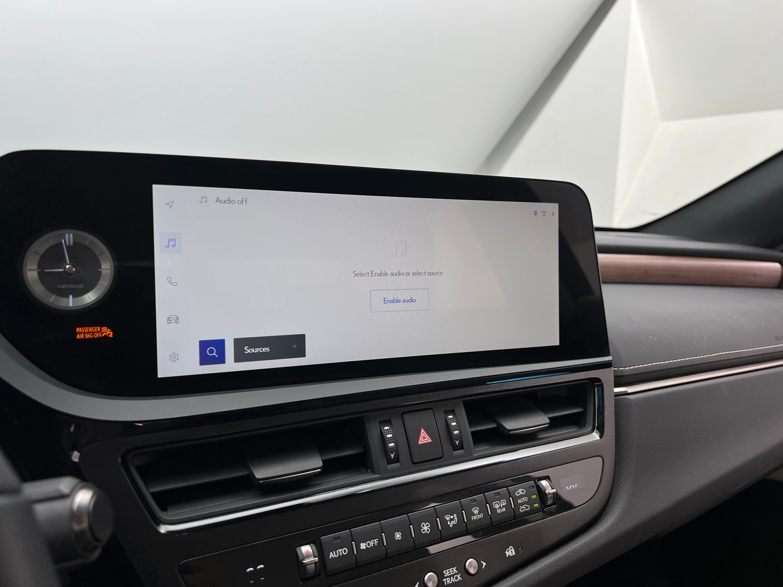 Thumbnail: 2023 Lexus ES - 3
