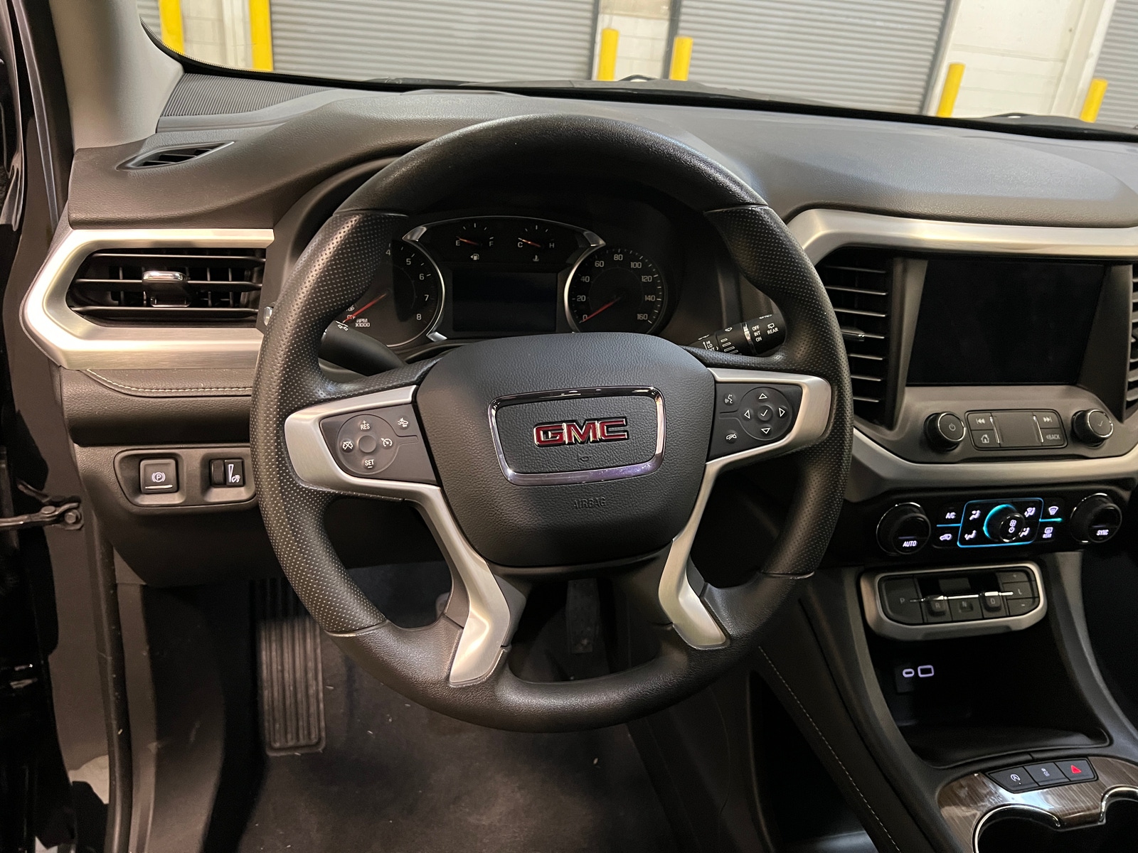 Thumbnail: 2023 GMC Acadia - 5