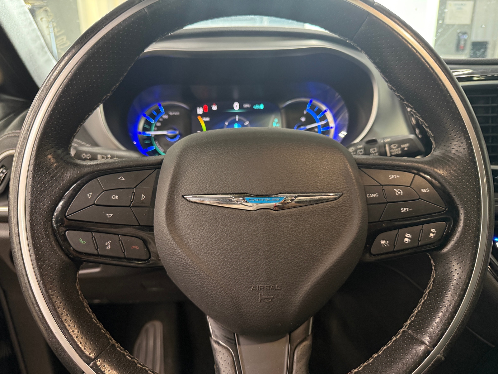 Thumbnail: 2020 Chrysler Pacifica - 4