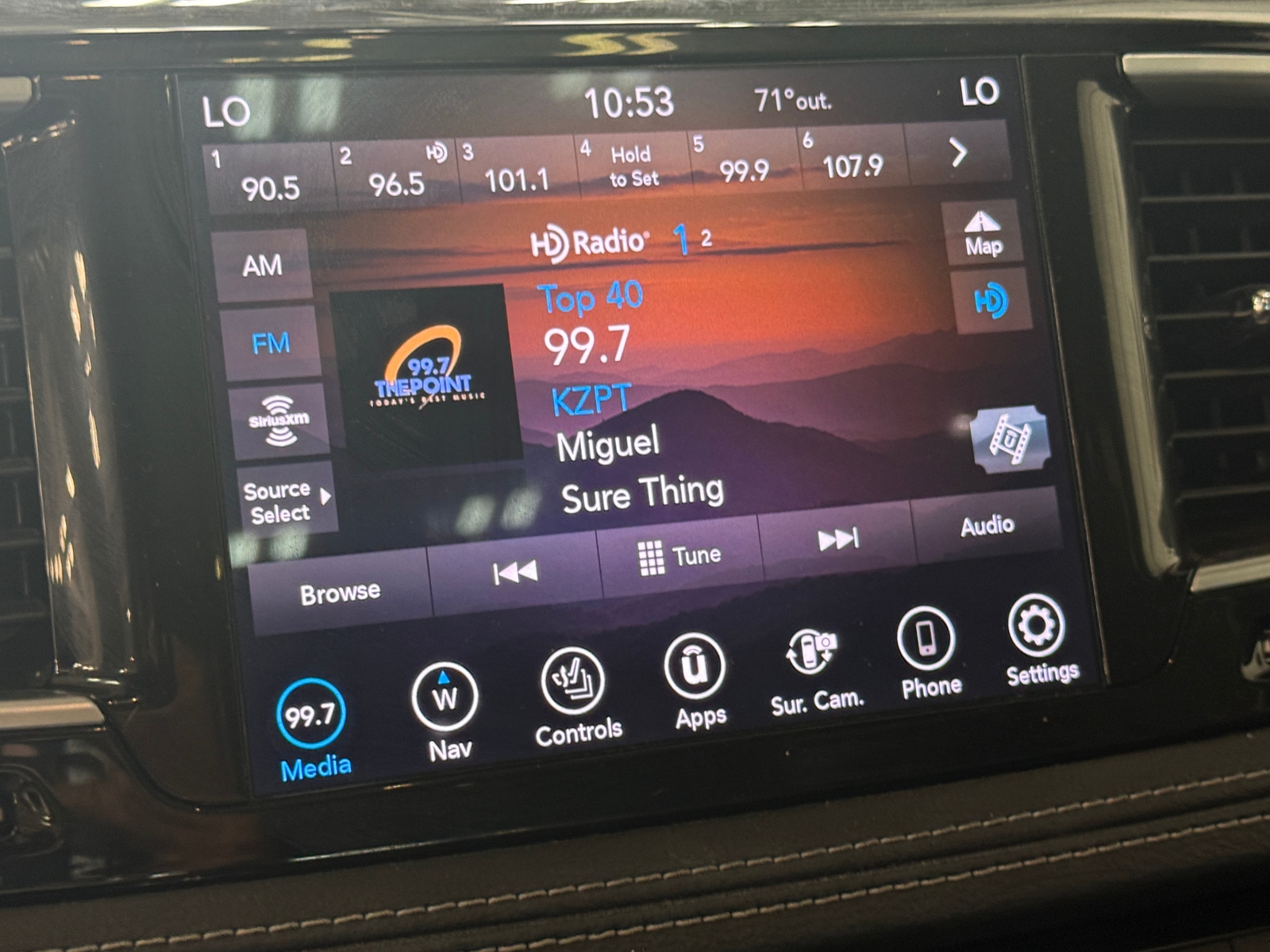 Thumbnail: 2020 Chrysler Pacifica - 3