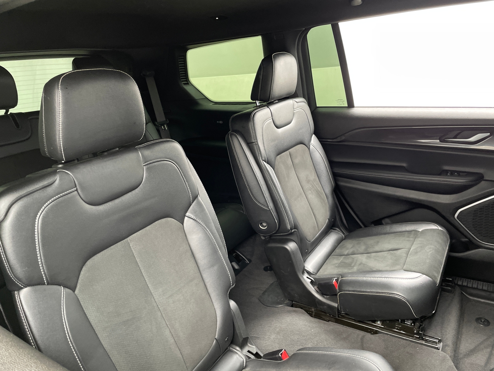 Thumbnail: 2022 Jeep Grand Cherokee L - 5