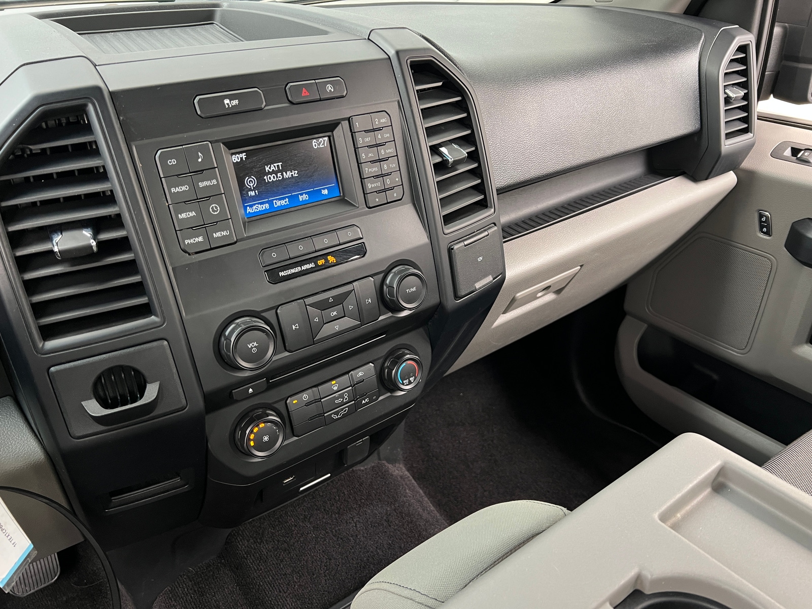 Thumbnail: 2016 Ford Econoline - 4