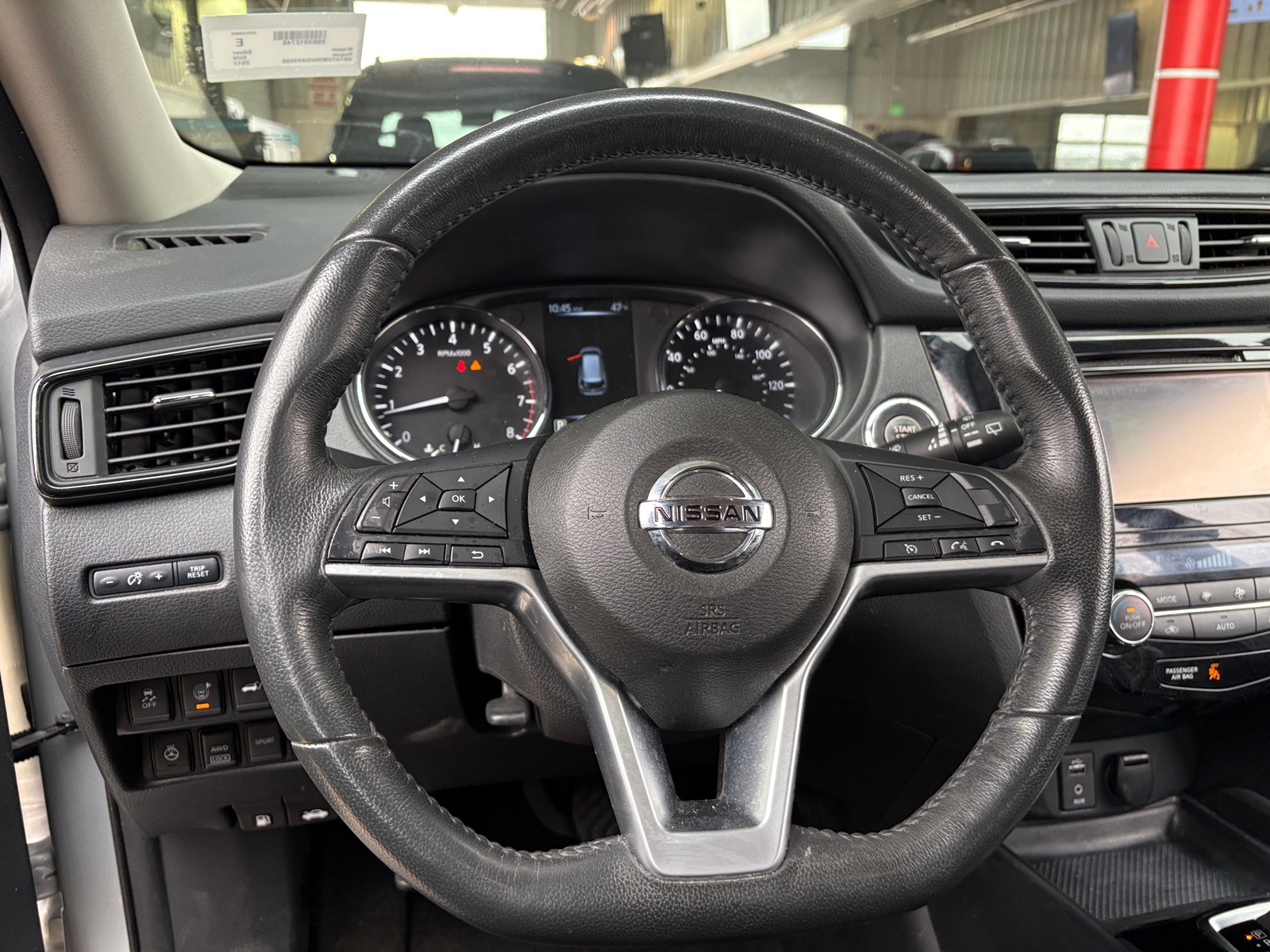 Thumbnail: 2017 Nissan Rogue - 5