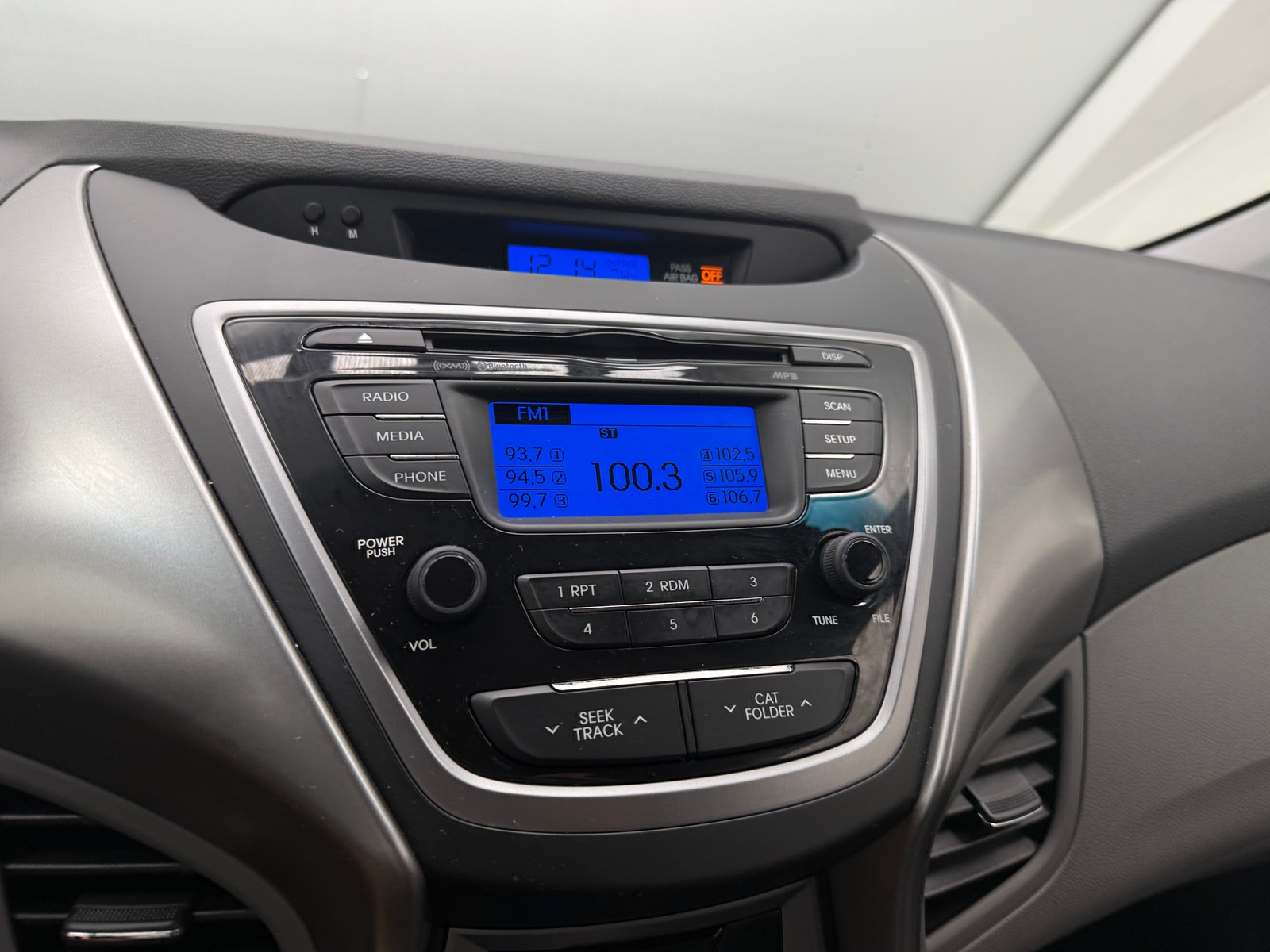 Thumbnail: 2013 Hyundai Elantra - 4