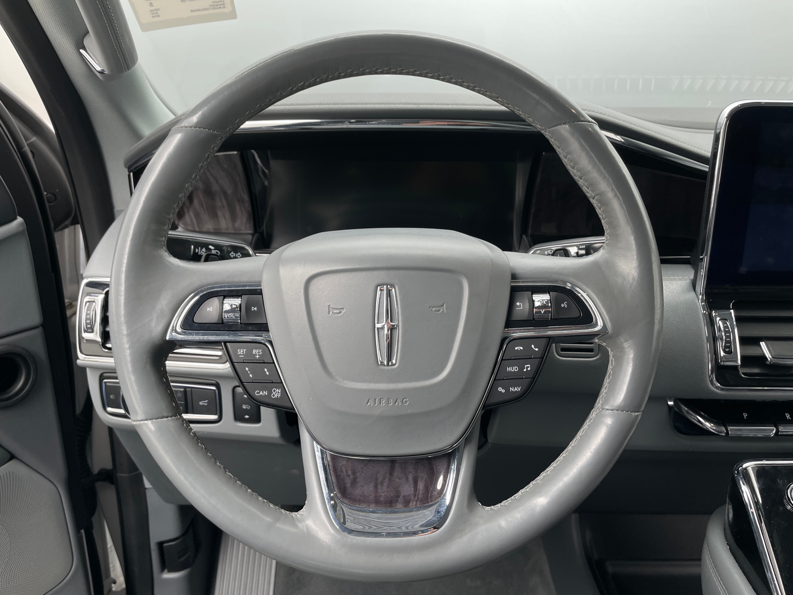 Thumbnail: 2019 Lincoln Navigator - 4