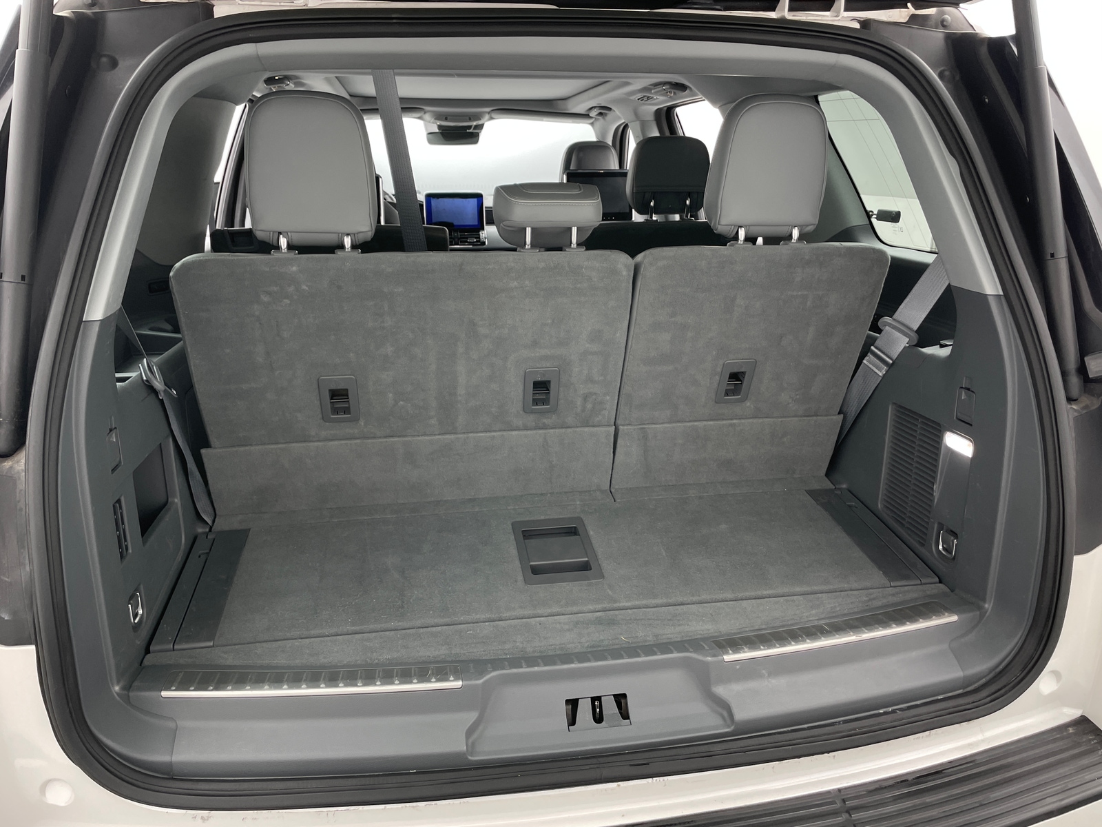 Thumbnail: 2019 Lincoln Navigator - 6