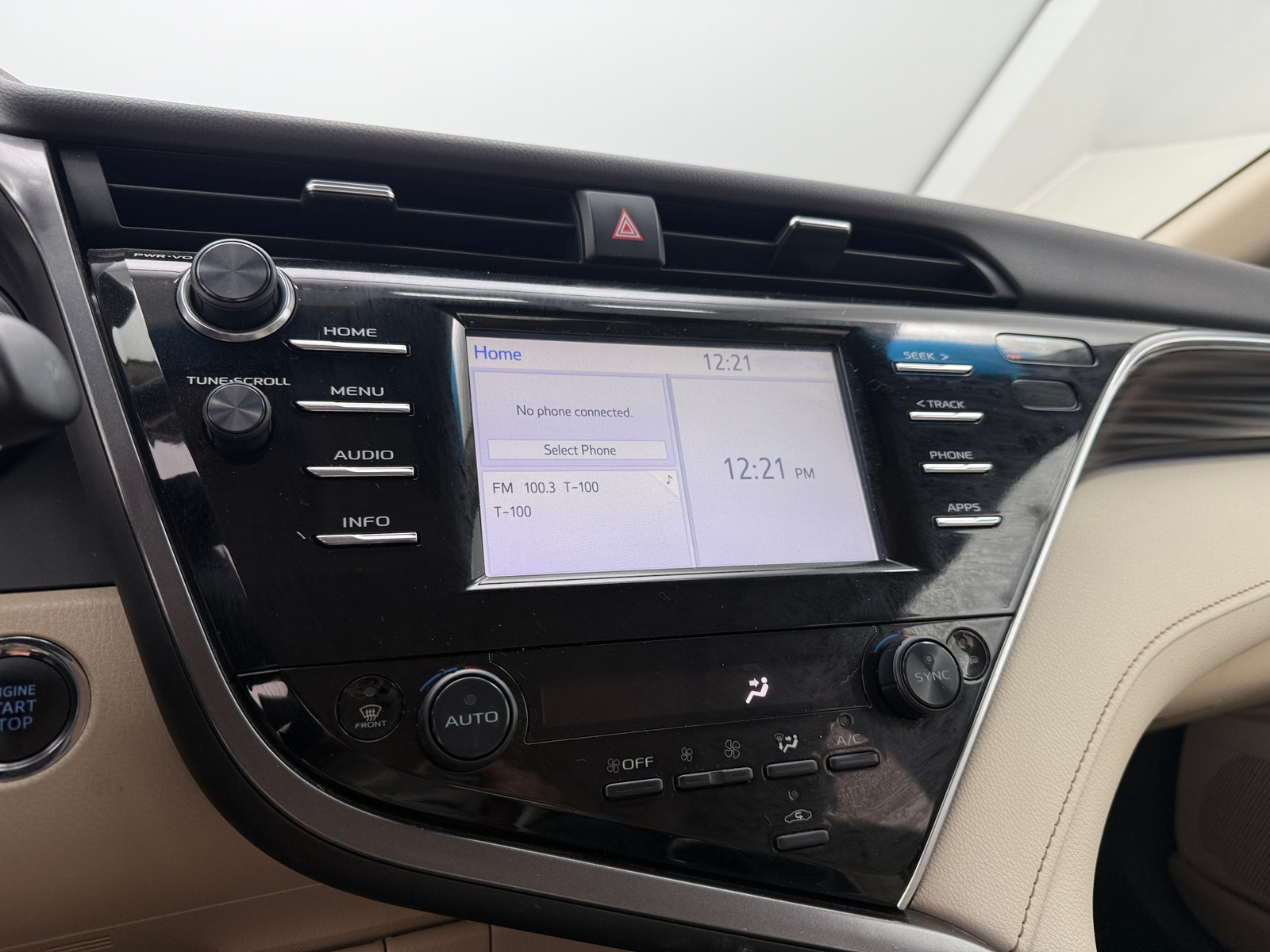 Thumbnail: 2018 Toyota Camry - 4