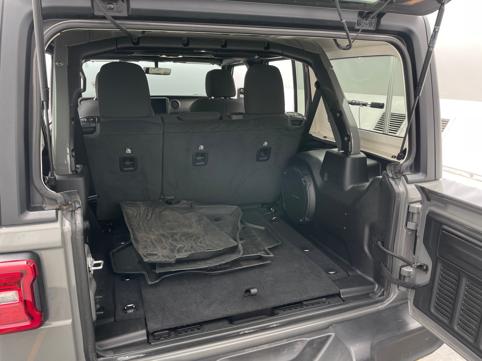Thumbnail: 2022 Jeep Wrangler - 7