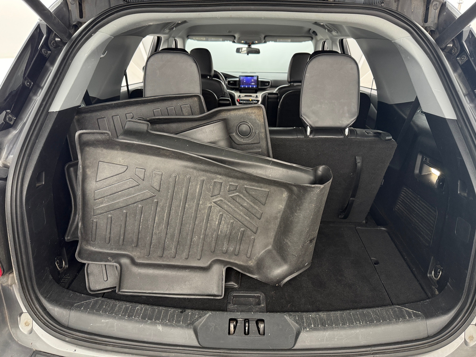 Thumbnail: 2021 Ford Explorer - 6