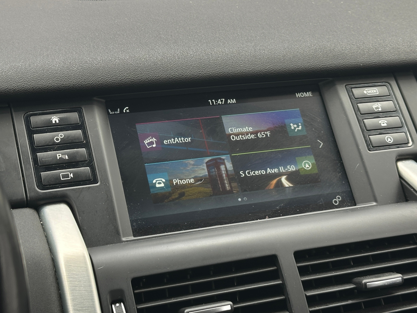 Thumbnail: 2019 Land Rover Discovery Sport - 3