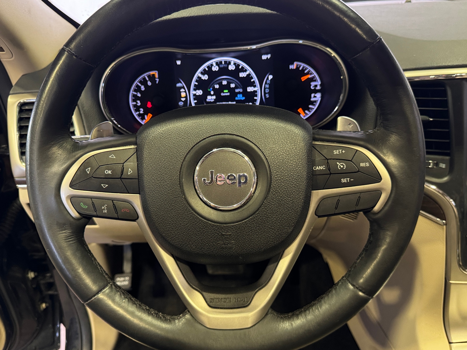 Thumbnail: 2015 Jeep Grand Cherokee - 4