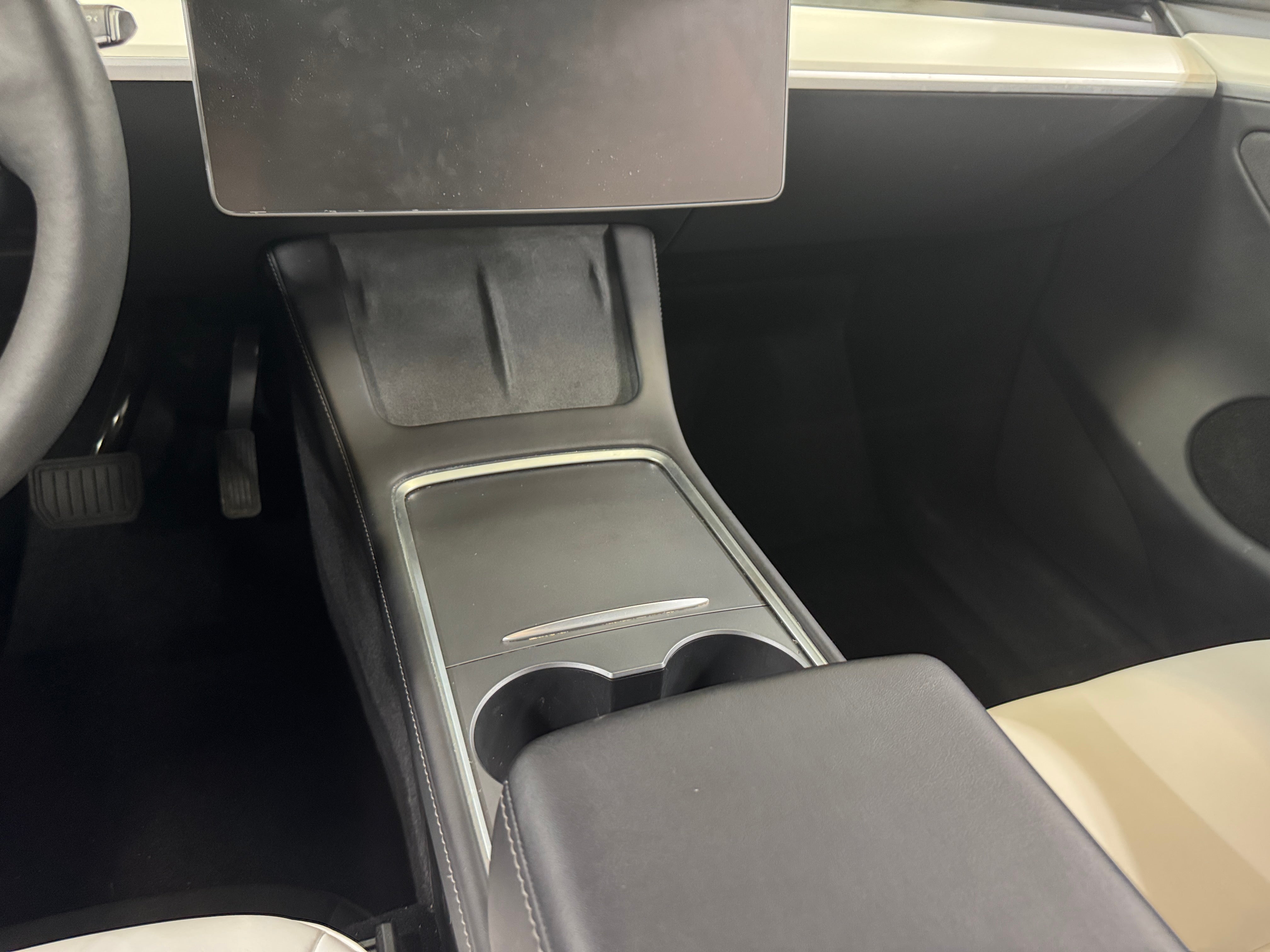 Used 2023 Tesla Model Y Long Range with VIN 7SAYGDEE9PA141381 for sale in Oak Creek, WI