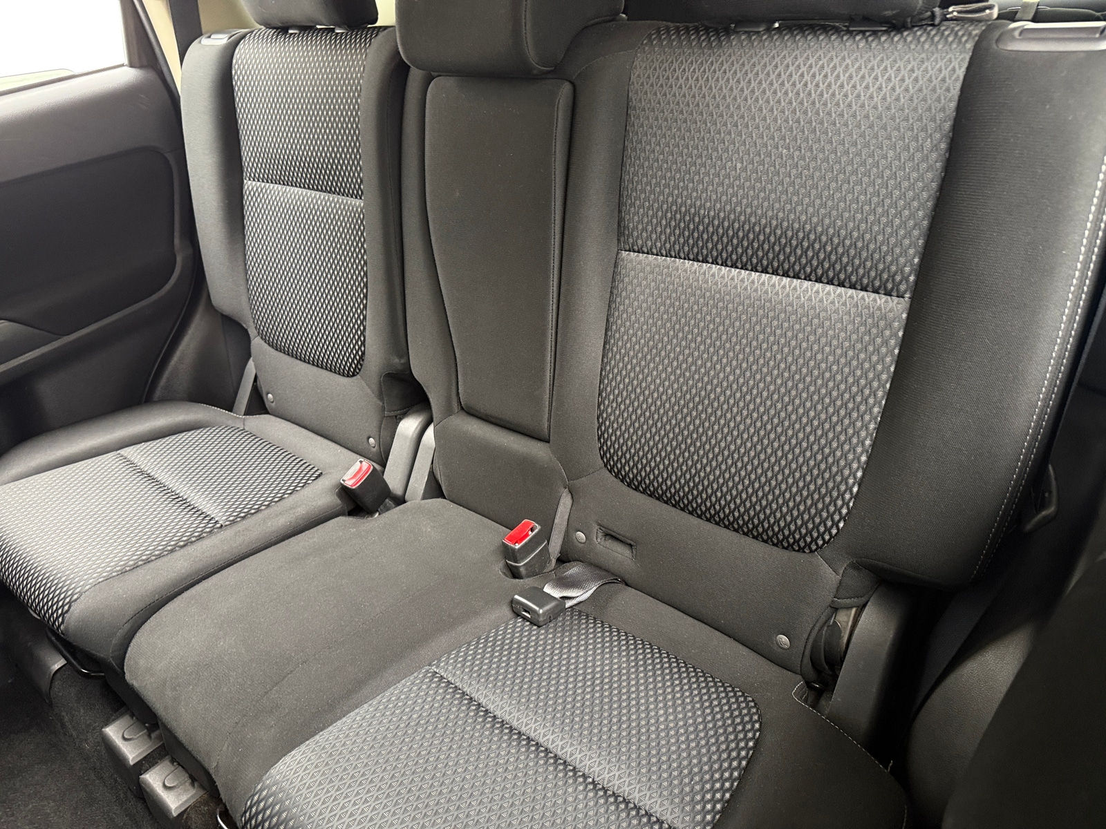 Thumbnail: 2016 Mitsubishi Outlander - 6