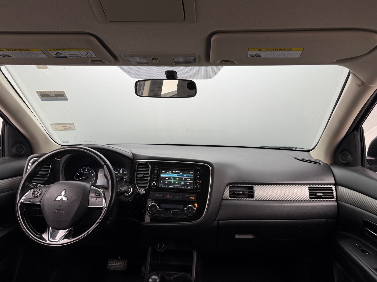 Thumbnail: 2016 Mitsubishi Outlander - 3