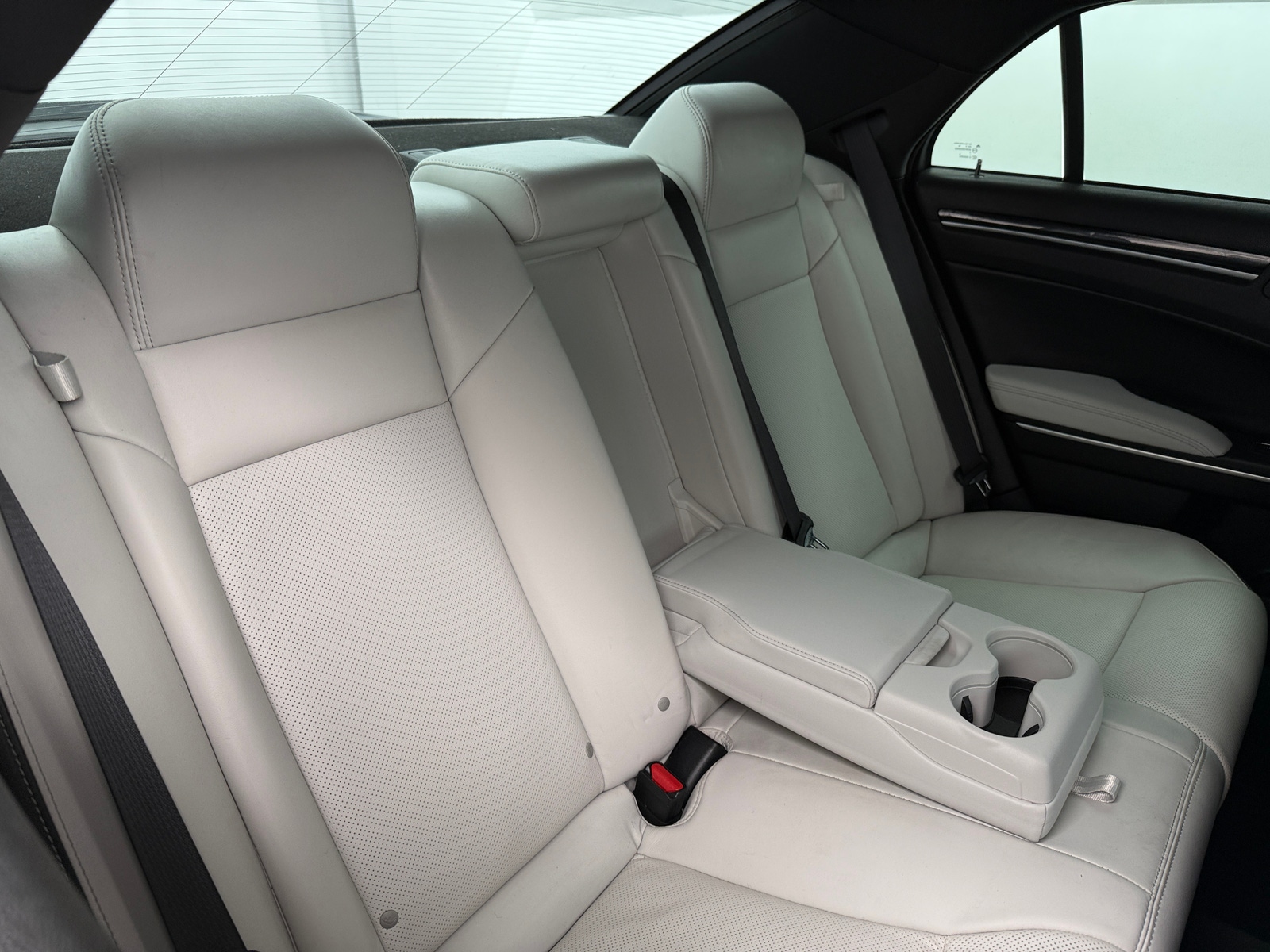 Thumbnail: 2021 Chrysler 300 - 5