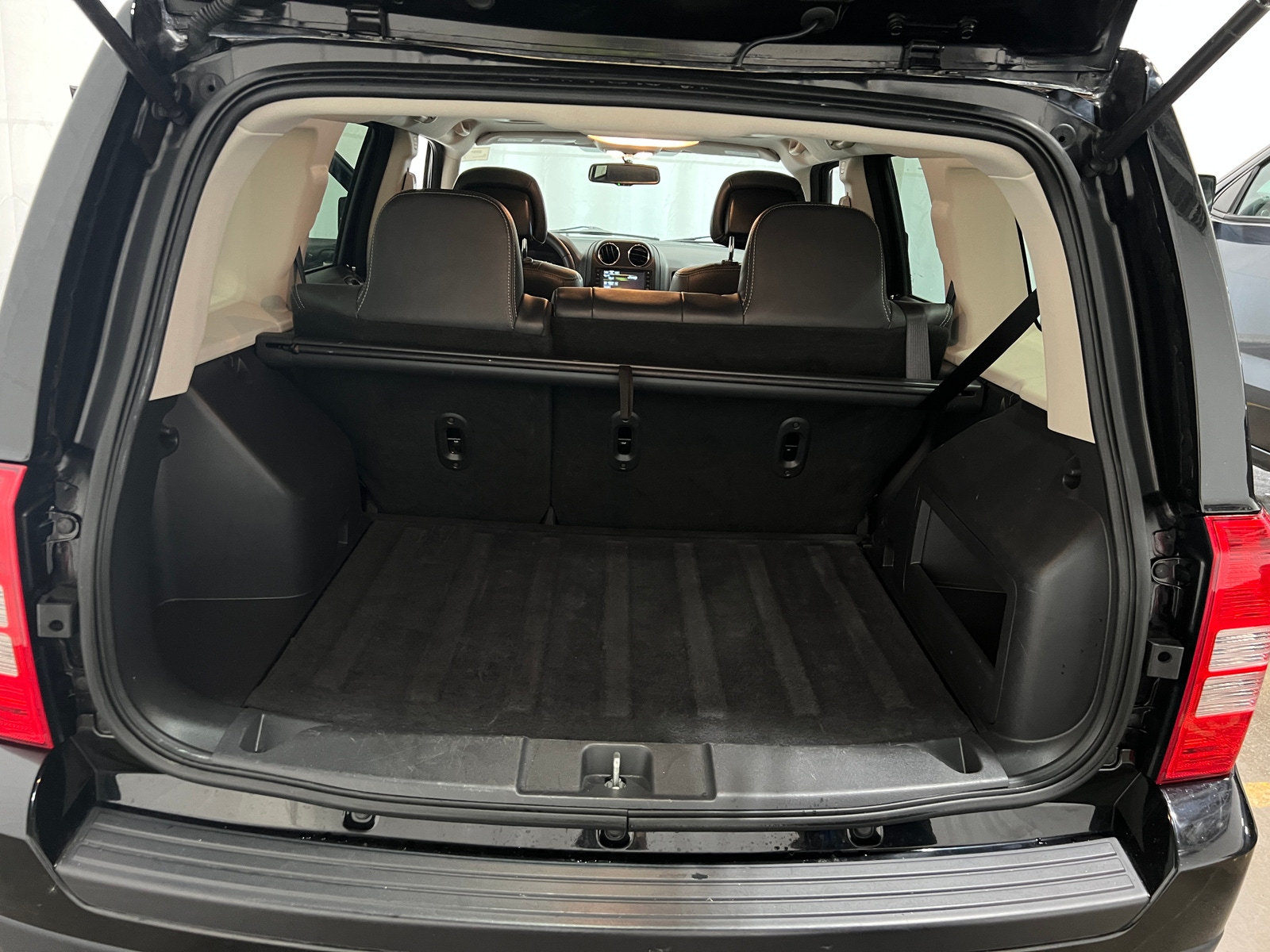 Thumbnail: 2015 Jeep Patriot - 6