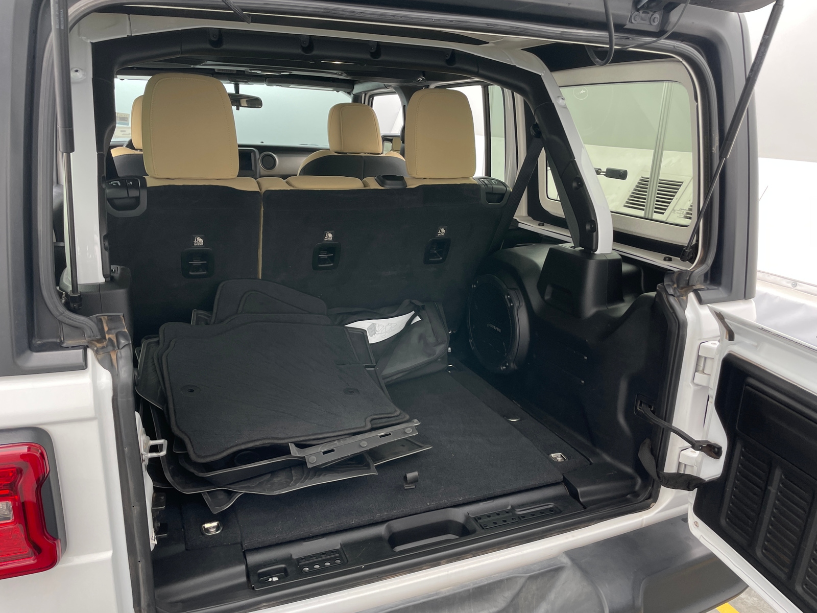 Thumbnail: 2018 Jeep Wrangler - 7
