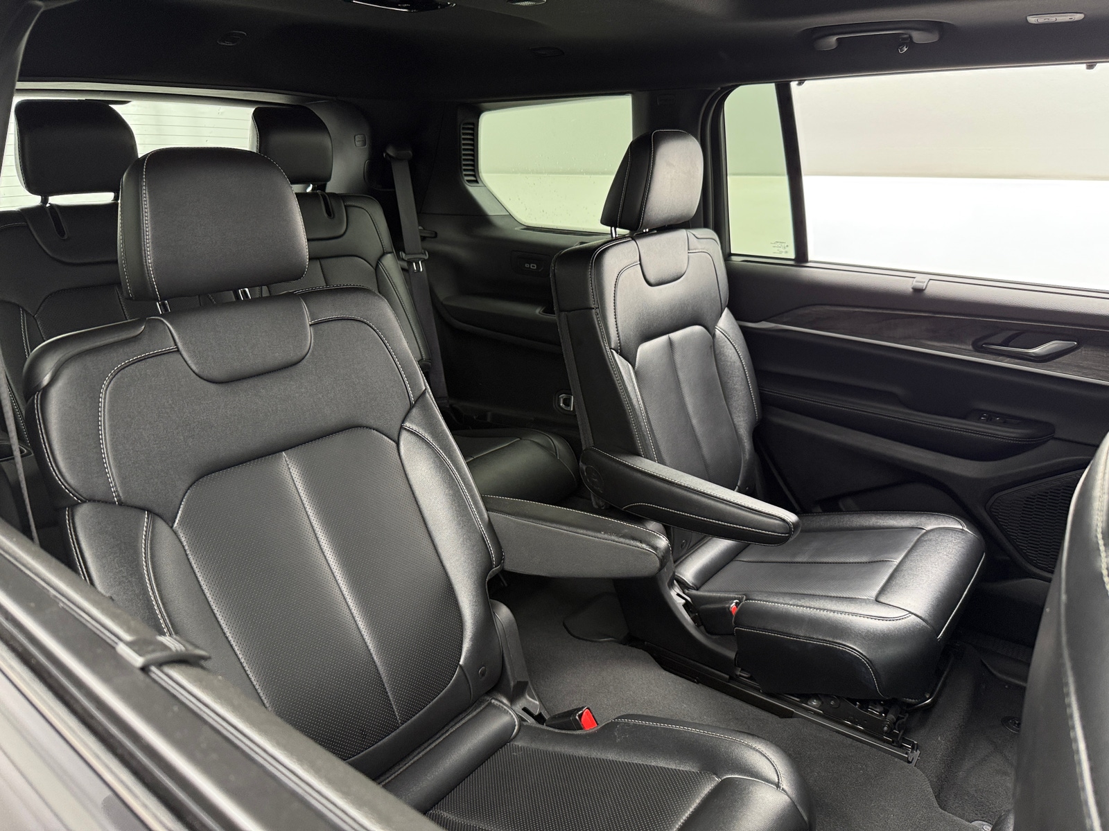 Thumbnail: 2024 Jeep Grand Cherokee L - 5