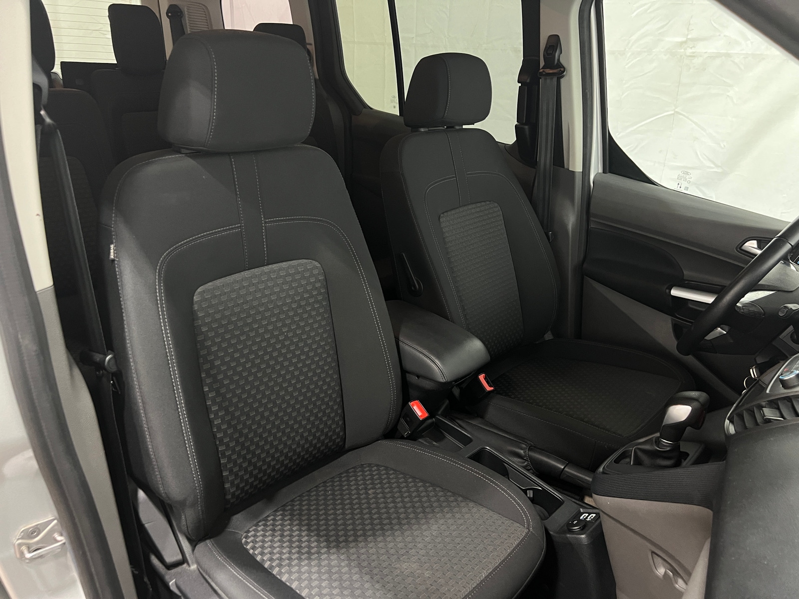 Thumbnail: 2022 Ford Transit Series - 2