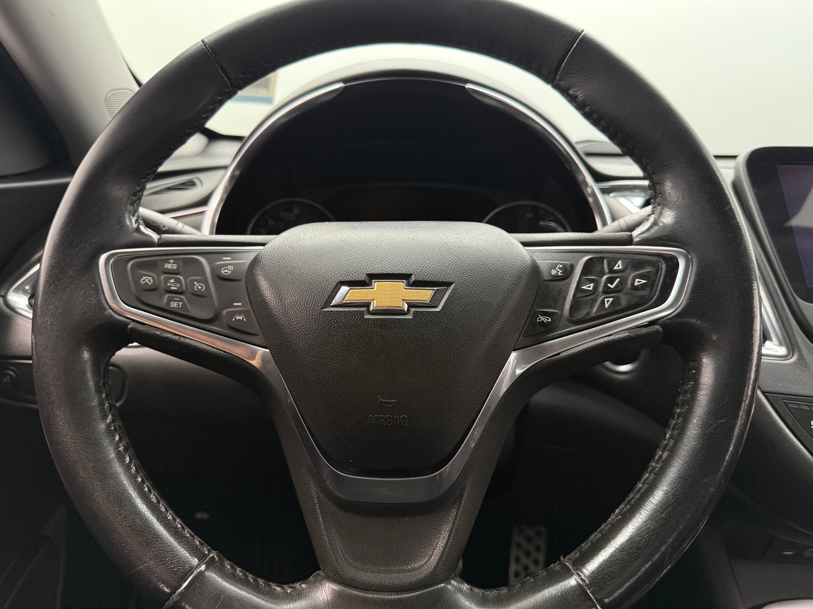Thumbnail: 2019 Chevrolet Malibu - 4