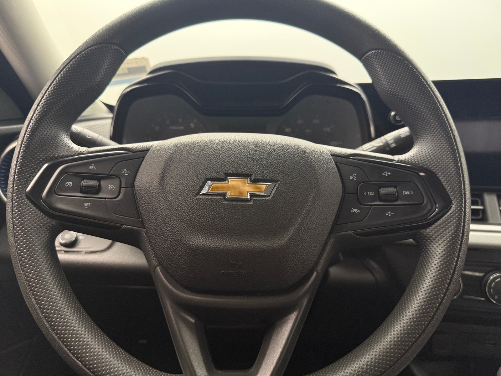 Thumbnail: 2025 Chevrolet Trax - 5