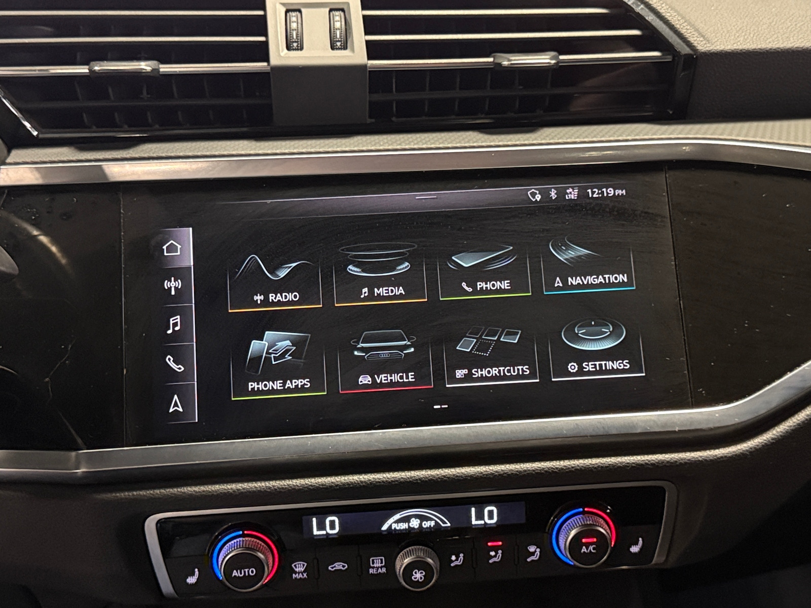 Thumbnail: 2019 Audi Q3 - 3