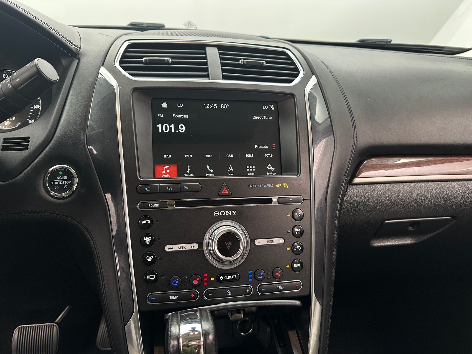 Thumbnail: 2018 Ford Explorer - 3