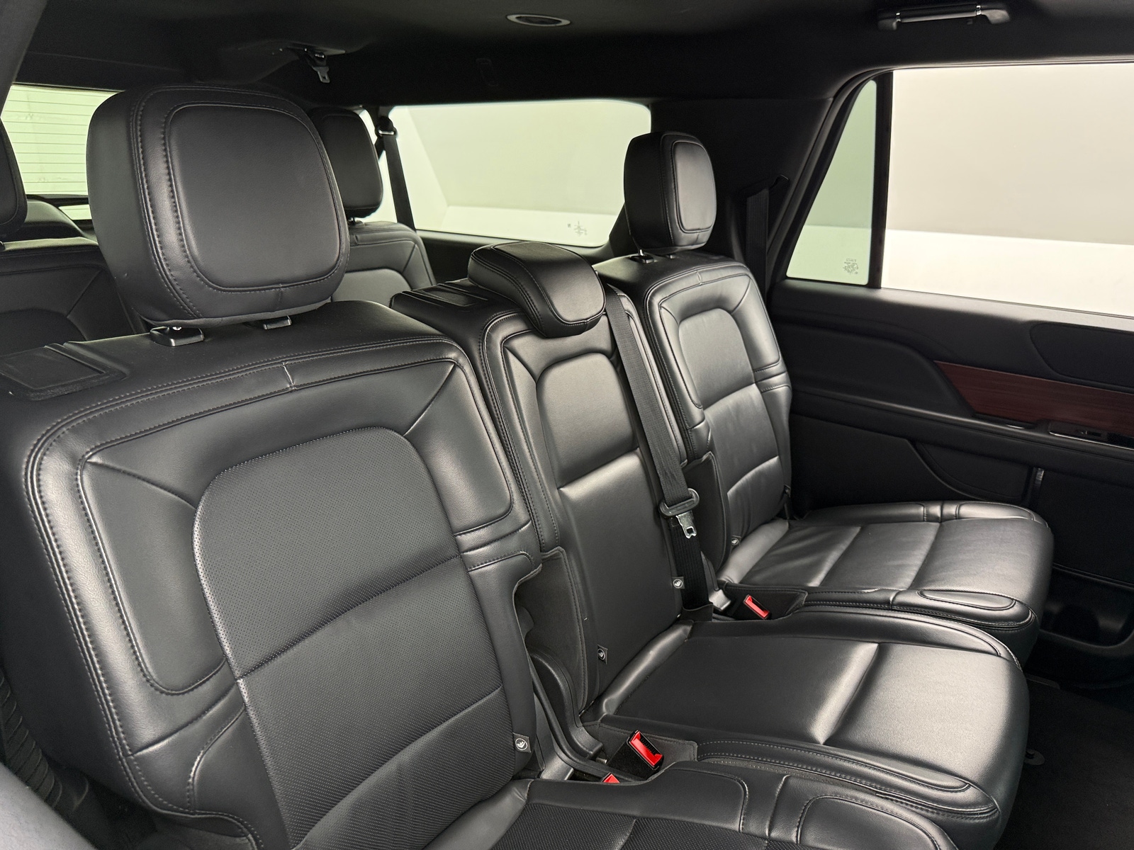 Thumbnail: 2024 Lincoln Navigator L - 5