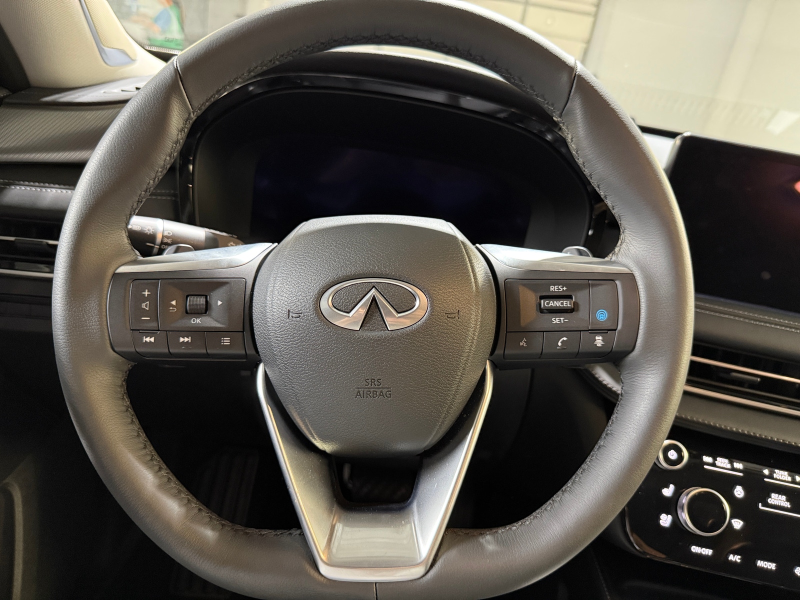 Thumbnail: 2025 INFINITI QX60 - 4