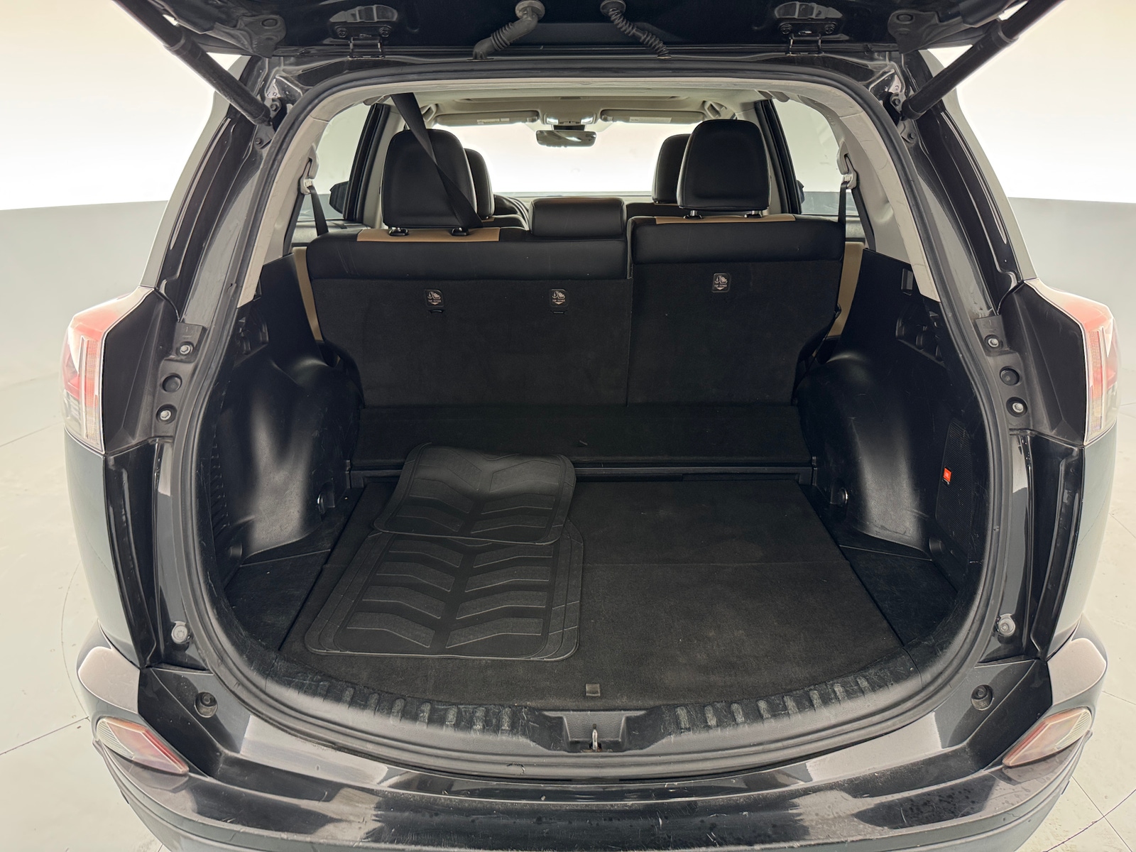 Thumbnail: 2017 Toyota RAV4 - 6
