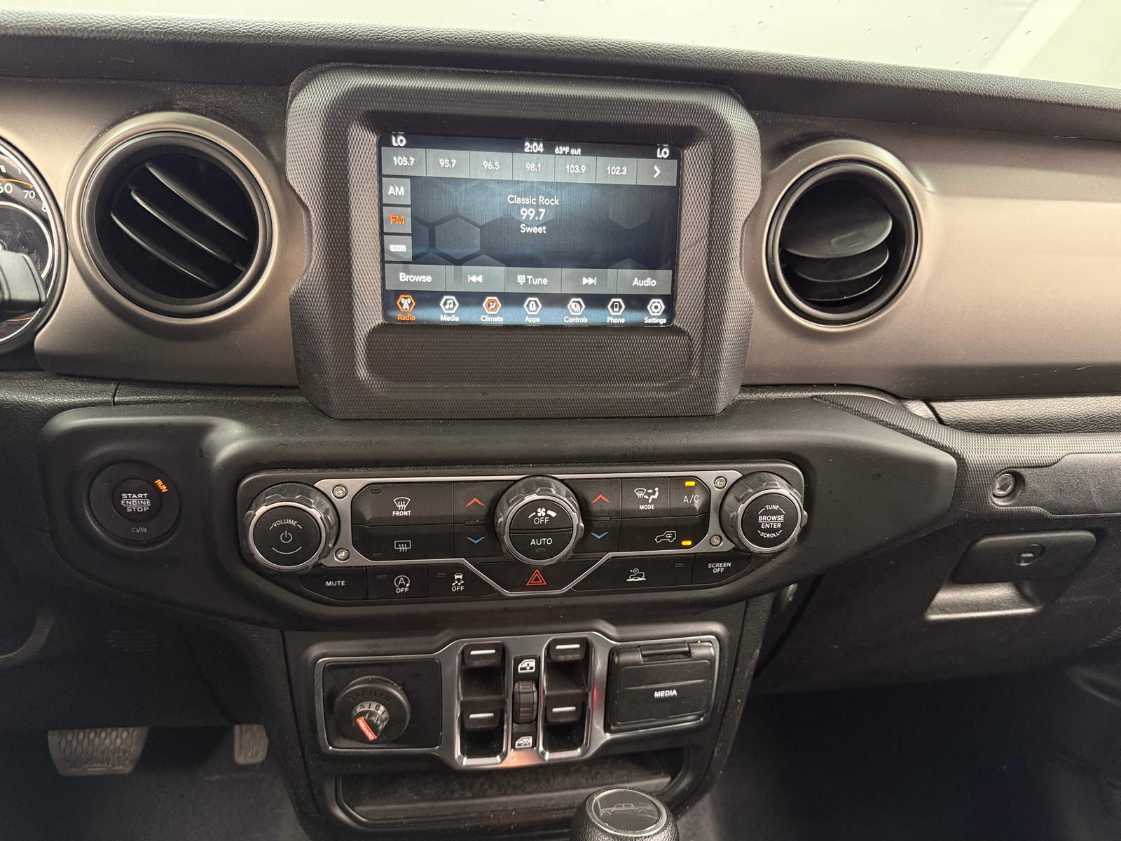 Thumbnail: 2021 Jeep Gladiator - 4