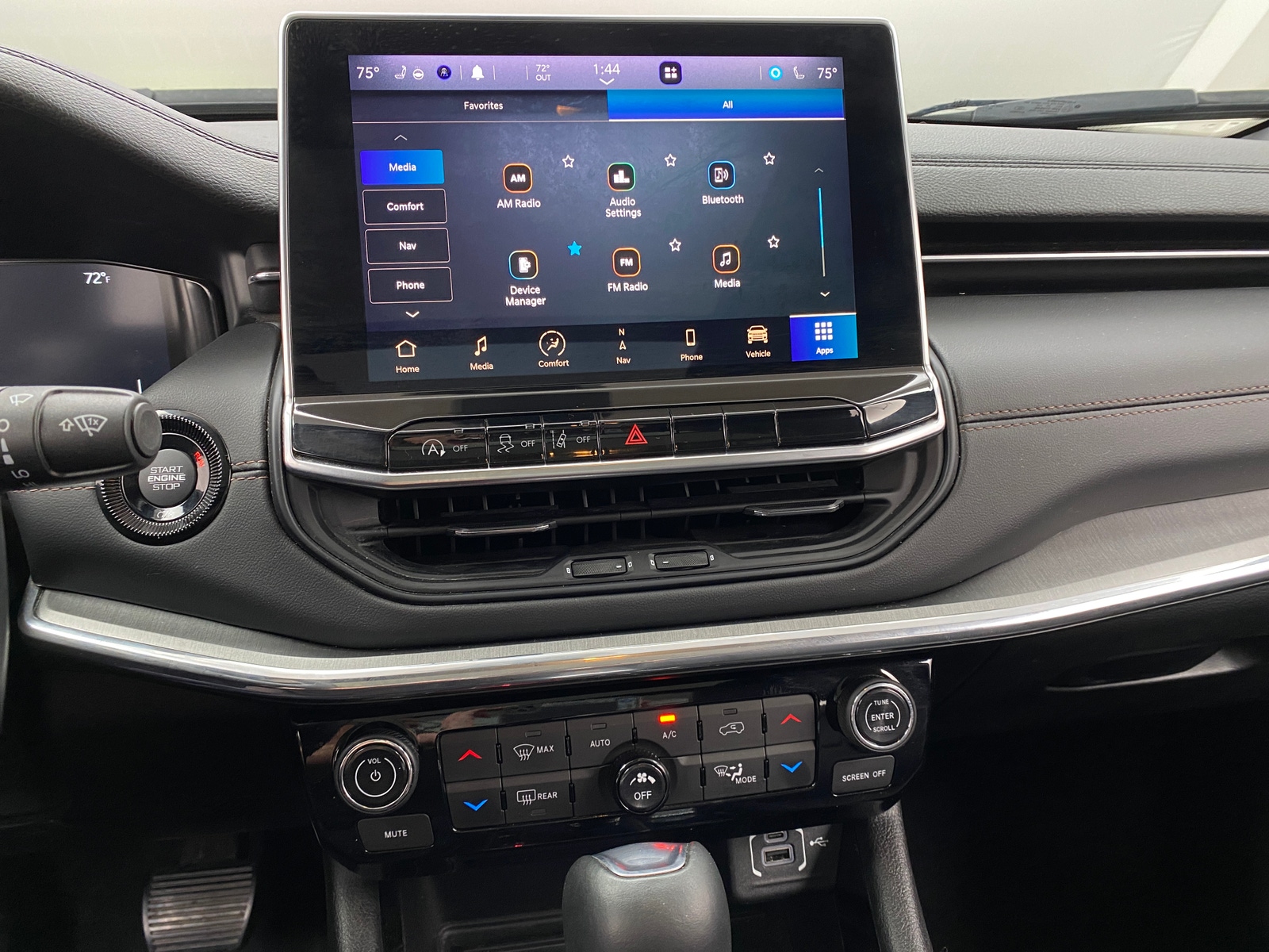 Thumbnail: 2022 Jeep Compass - 3