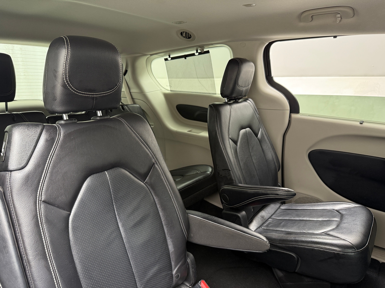Thumbnail: 2022 Chrysler Pacifica - 5