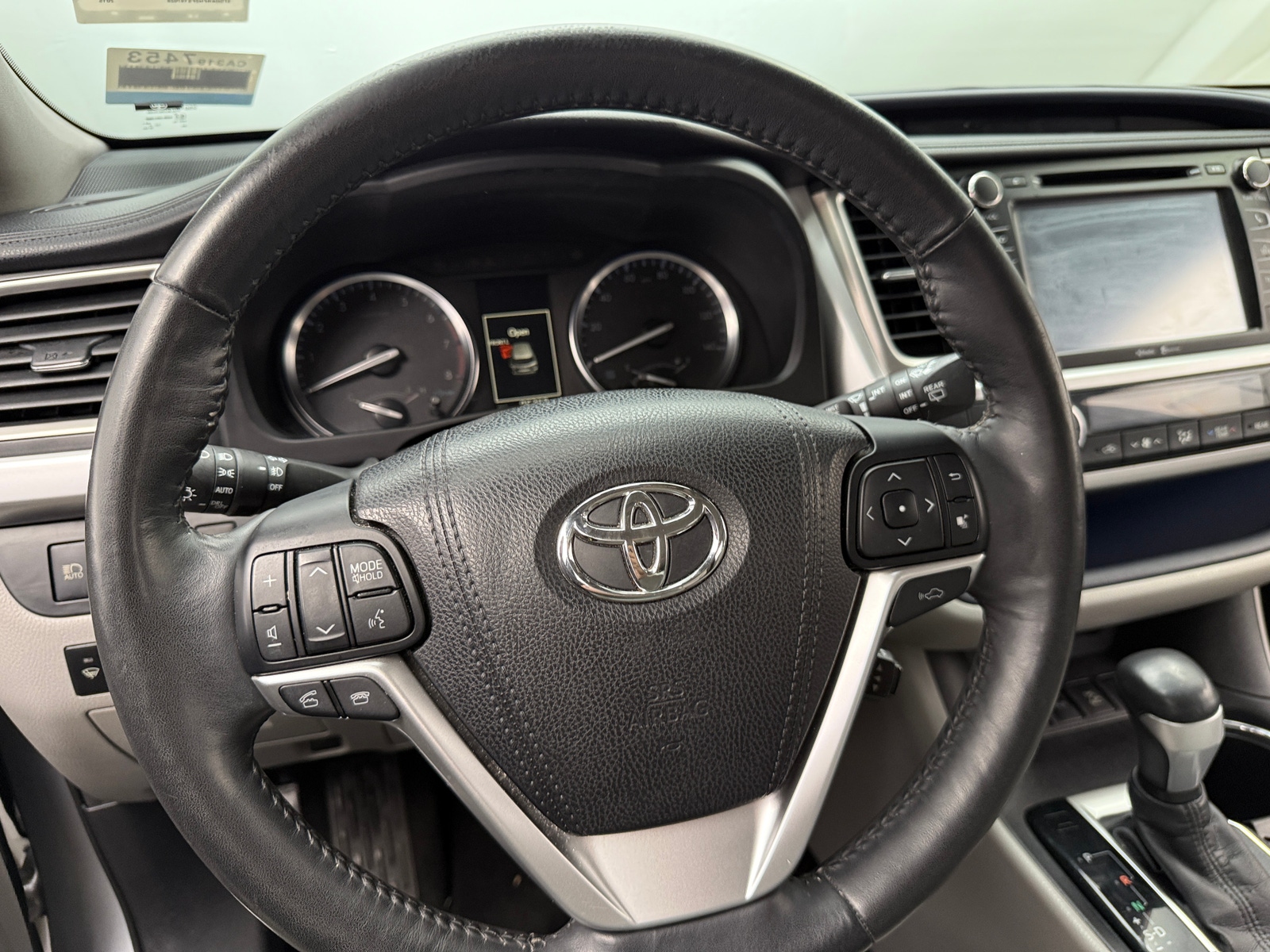Thumbnail: 2015 Toyota Highlander - 4