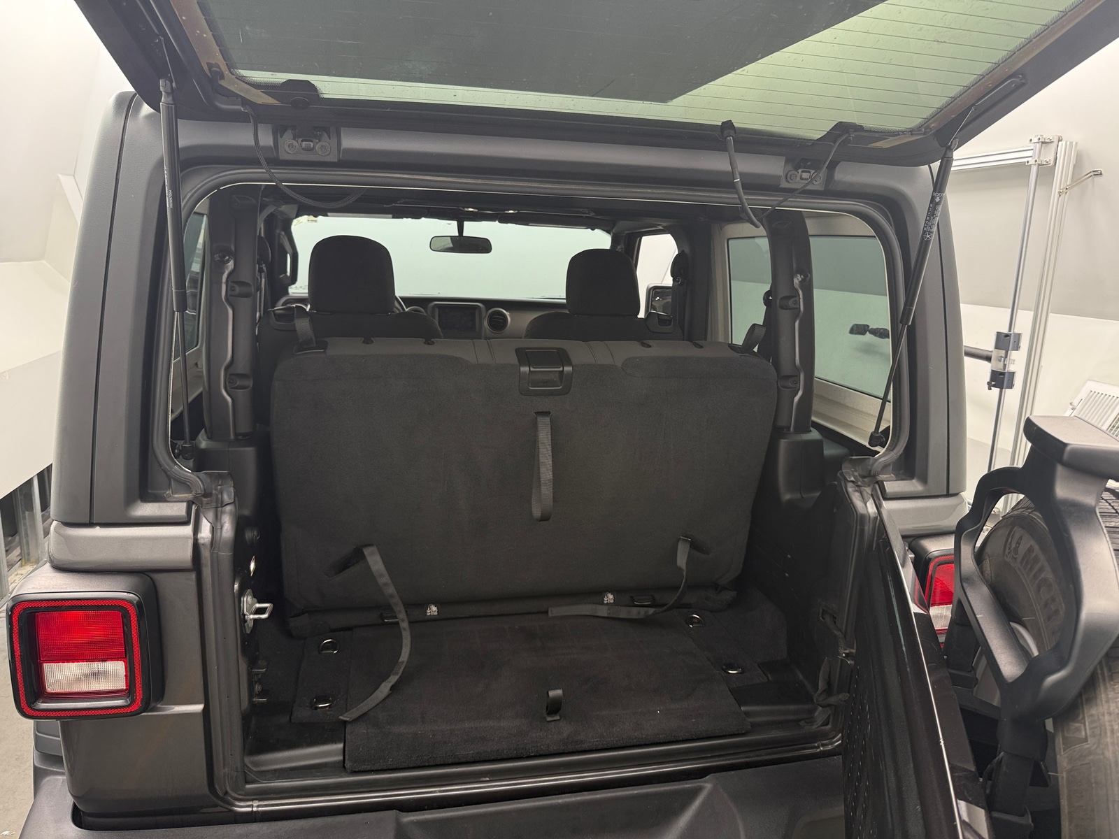 Thumbnail: 2020 Jeep Wrangler - 7