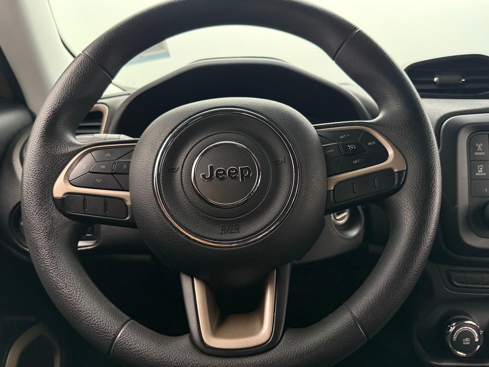 Thumbnail: 2015 Jeep Renegade - 5