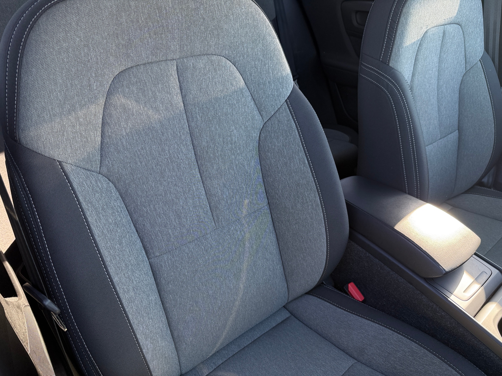 Thumbnail: 2024 Volvo XC40 - 2