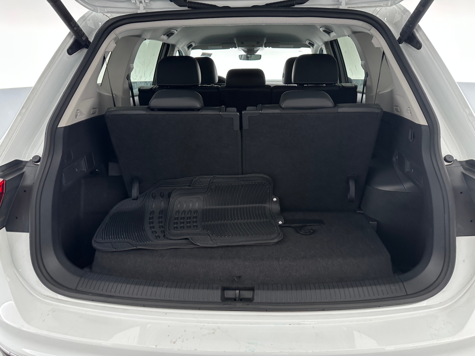 Thumbnail: 2024 Volkswagen Tiguan - 6
