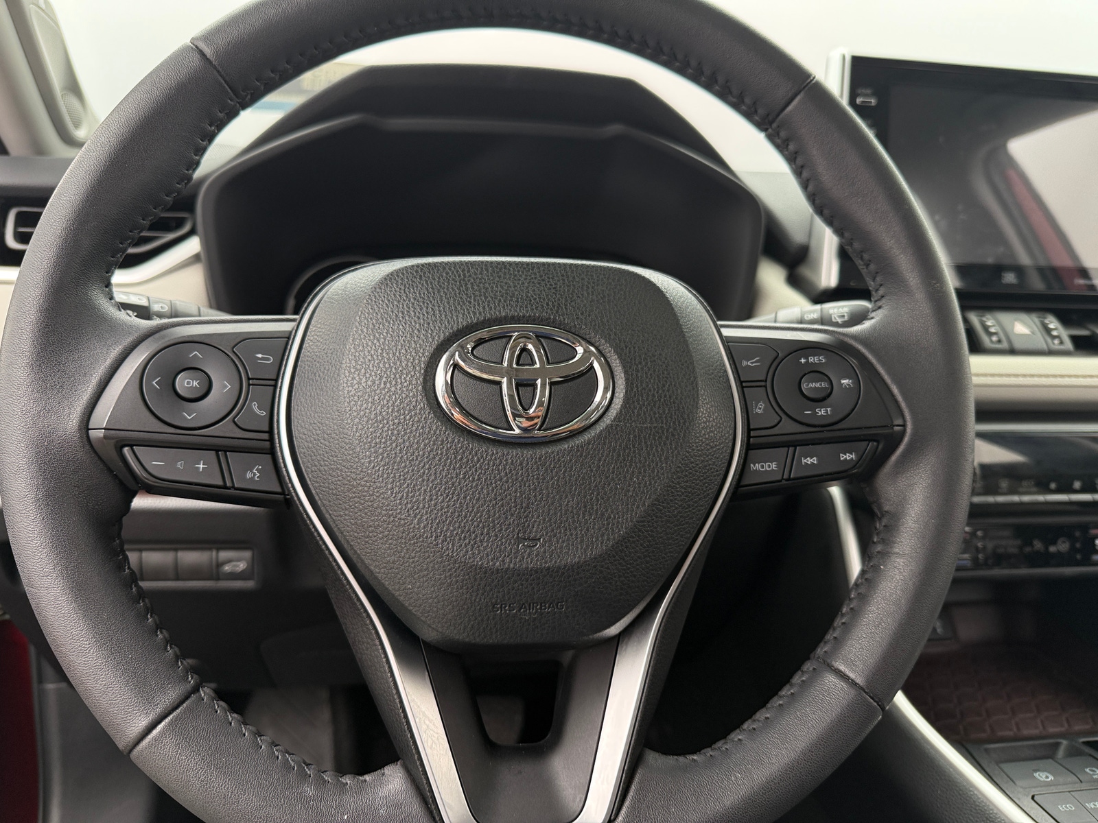 Thumbnail: 2022 Toyota RAV4 - 4
