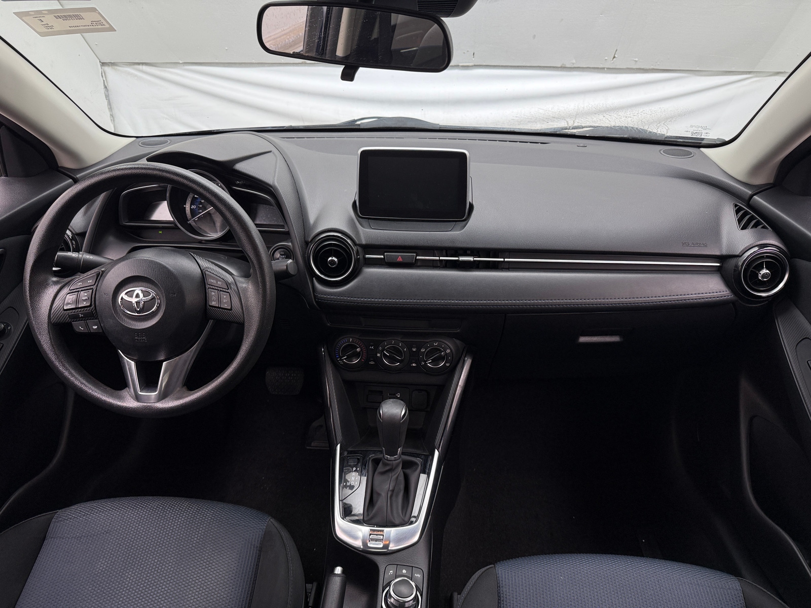 Thumbnail: 2017 Toyota Yaris iA - 3